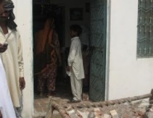 A Christian Colony was attacked by a violent mob of Muslims, who injured more than a dozen Christians in Khushal Town, Faisalabad.
